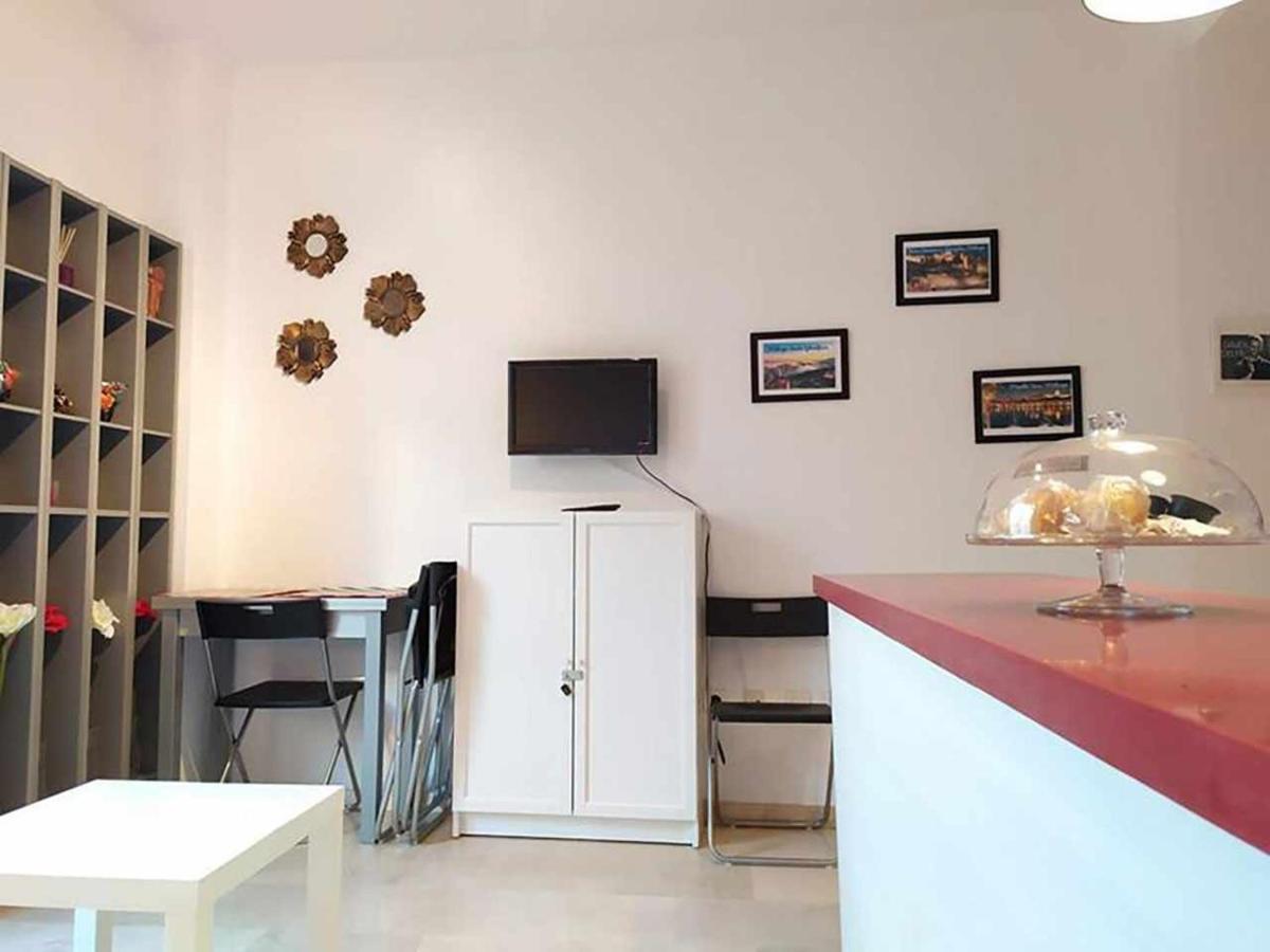 Charming Malaga Stay Walk To Top Sights Exterior photo